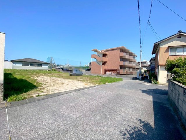 旗ヶ崎5丁目売土地（更地）の前面道路含む現地写真|前面道路は公道幅員約5.1ｍと広々になります。