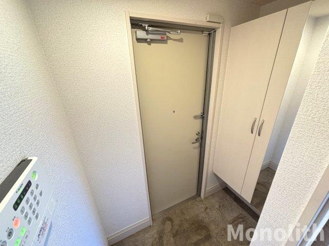 メゾンアルバの玄関