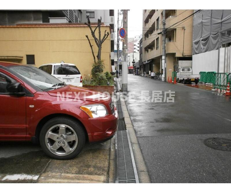 アバンダント釣鐘の駐車場