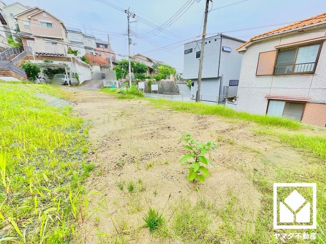 西宮市仁川町６丁目の外観|現況更地のため、余分な解体費用を抑えられ、スムーズに建築に入れます。