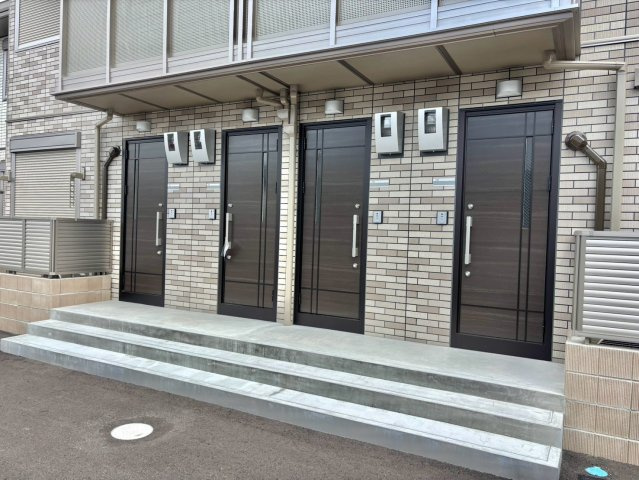 ハイムレトア飾東 B棟のエントランス