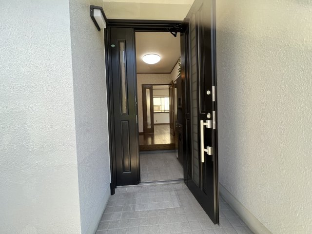 旭貸家のエントランス