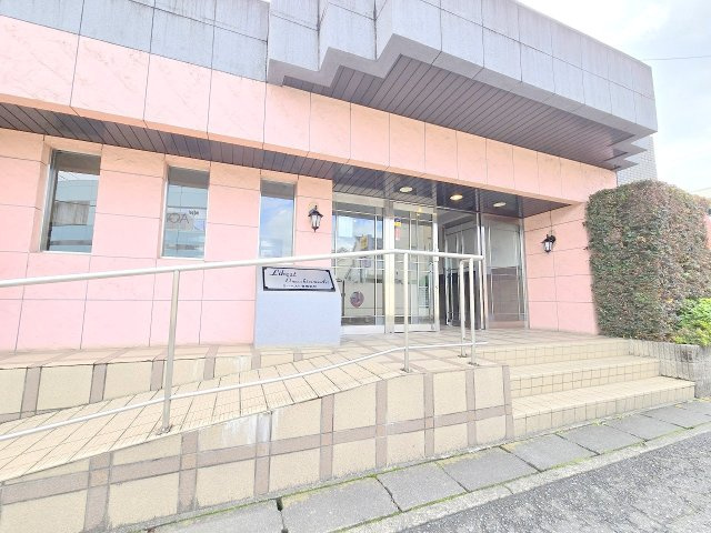 リーベスト青梅新町のエントランス