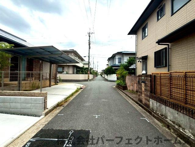 【前面道路含む現地写真】の画像
