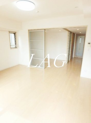 【居間・リビング】 | ソフィア白金 | 洋室のお部屋です。