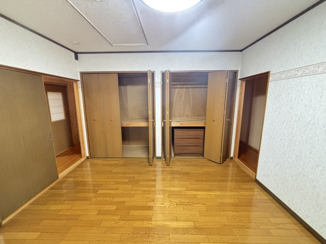 八幡町貸家