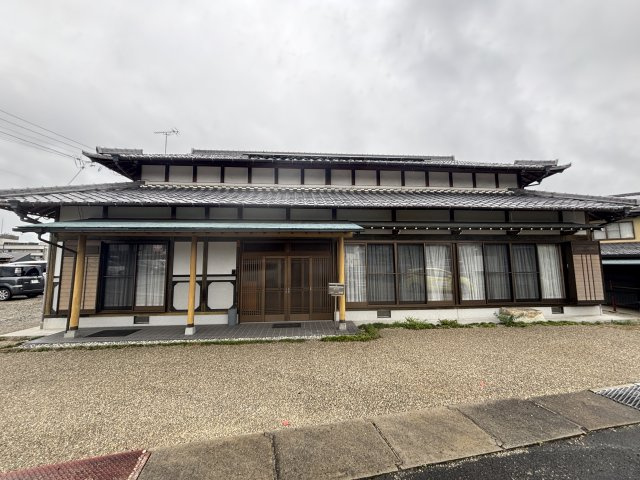 八幡町貸家