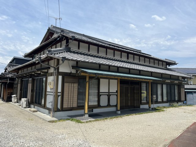 八幡町貸家