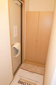 カトレアコートの玄関|同物件の別号室の写真です。現況を優先とします。