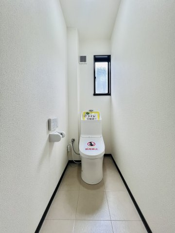 前橋市鳥取町のトイレ|新品交換済みのトイレは、1.2階に