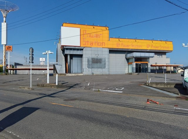 西条市下島山甲の店舗