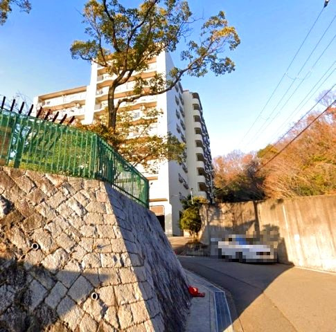 ジークレフ御影台A棟の外観|高台に位置しているため景観良好
