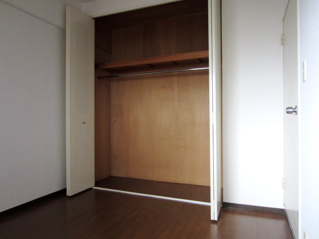 【寝室】