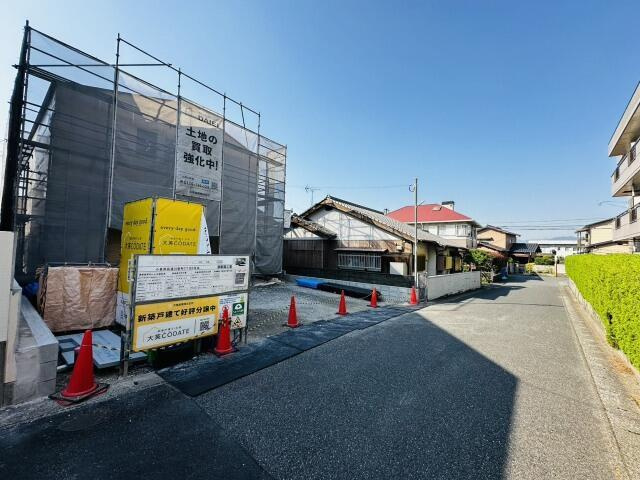 北九州市小倉南区湯川新町３丁目の新築一戸建の前面道路含む現地写真| 