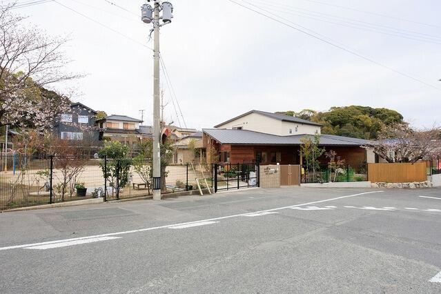 古賀市中央６丁目の新築一戸建の前面道路含む現地写真|くぼこども園まで900m 
