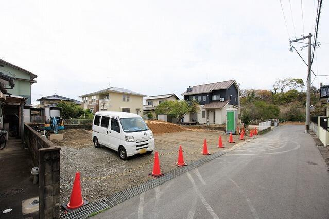 古賀市中央６丁目の新築一戸建の前面道路含む現地写真| 