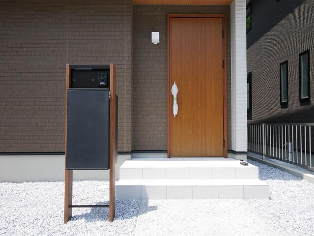 北九州市八幡西区鷹の巣２丁目の新築一戸建の玄関| 