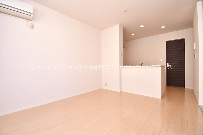アクシア南若園の居間・リビング