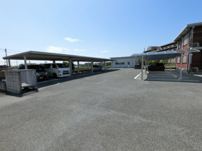 【駐車場】