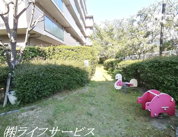 【その他共用部分】 | ヴィルヌーブ東三国 | 敷地内公園