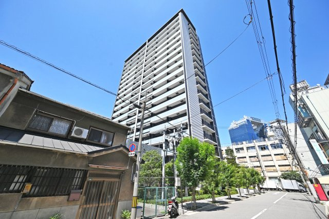 パークナード新梅田アーバンパレスの外観|ご不明な税金・諸費用についても丁寧にサポートいたします。現地見学で、住まいのイメージやご希望をぜひお聞かせください。