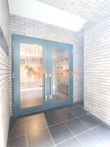 J-PLACE東町のエントランス|ゆとりのあるエントランスです