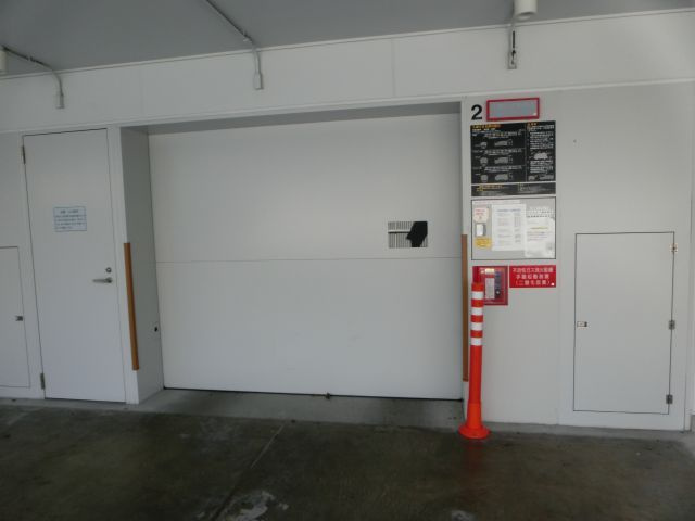 ブランズタワー南堀江の駐車場