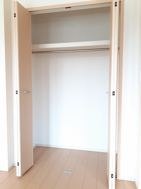 大和市代官１丁目のアパートの収納