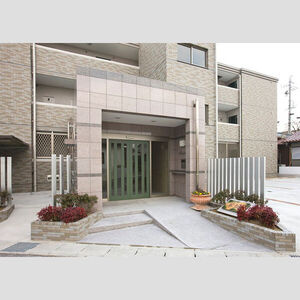 名古屋市守山区下志段味１丁目の賃貸マンションのエントランス