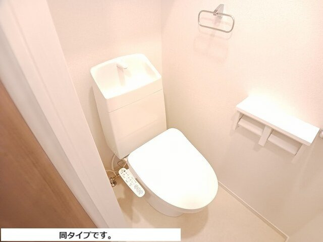 シャルマールスイートのトイレ|落ち着いたトイレです