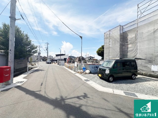 姫路市余部区下余部　新築一戸建ての前面道路含む現地写真|周辺は落ち着いた街並みの住宅地！子育てがしやすい住環境です！まだ未完成ですが、現地でしかわからない事もございます。是非一度ご覧ください。