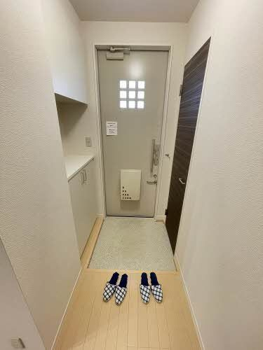 アクシア南若園の玄関