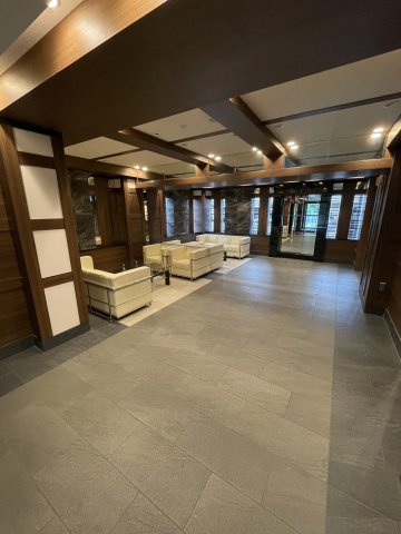クレアホームズ鶴見緑地公園のロビー