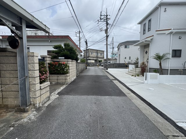 宜野湾市嘉数（全8棟）G号棟の前面道路含む現地写真|※北東側公道3.5m♪