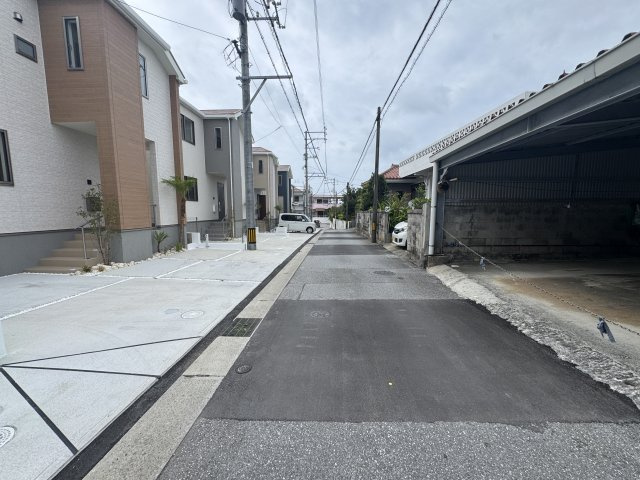 宜野湾市嘉数（全8棟）G号棟の前面道路含む現地写真|※北東側公道3.5m♪