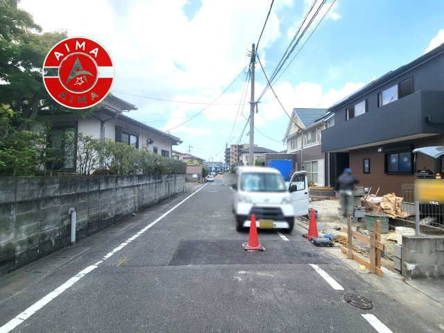 春日市原町2丁目第1-2棟（1号棟）の外観|前面道路含む現地の写真です。