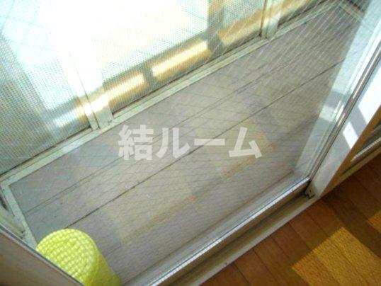 練馬区田柄２丁目のアパートのバルコニー