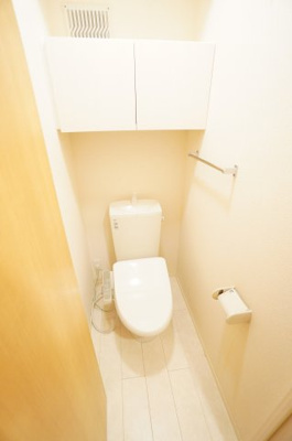 【トイレ】 | アムール | ※同物件・反転タイプの写真です。