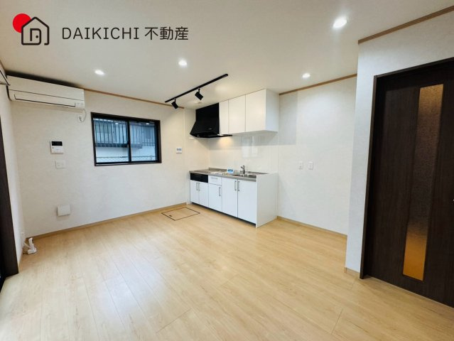 【居間・リビング】 | 坂戸市西坂戸5丁目　中古戸建