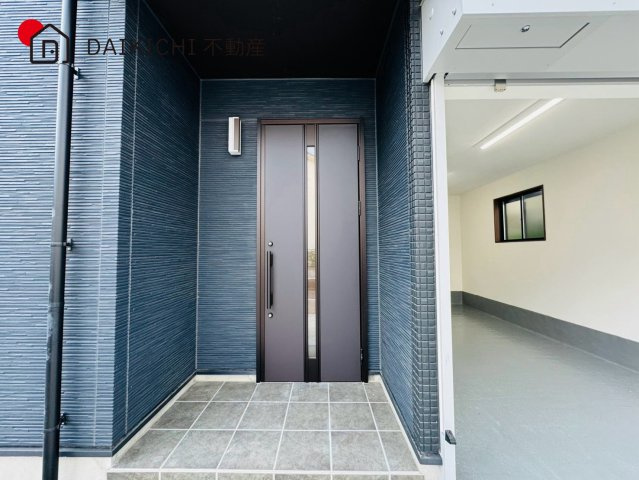 【玄関】 | 坂戸市西坂戸5丁目　中古戸建