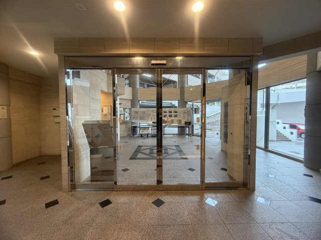 アンビエントジェームス山1番館のエントランス