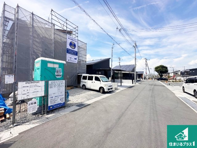 姫路市余部区下余部　新築一戸建ての前面道路含む現地写真|周辺は落ち着いた街並みの住宅地！子育てがしやすい住環境です！まだ未完成ですが、現地でしかわからない事もございます。是非一度ご覧ください。