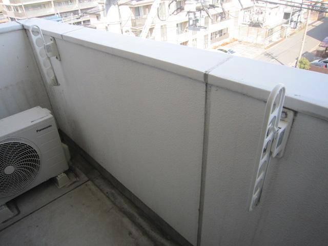名古屋市中川区十番町４丁目の賃貸マンションのバルコニー