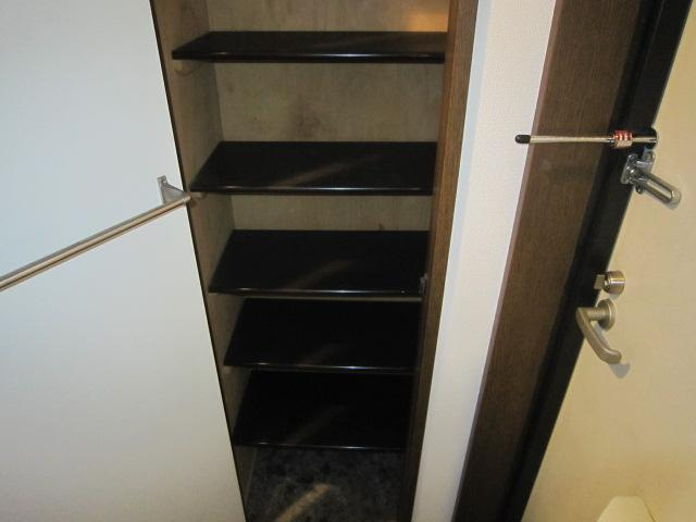 名古屋市中川区十番町４丁目の賃貸マンションの収納