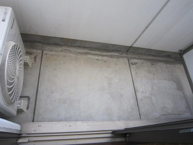 名古屋市中川区十番町４丁目の賃貸マンションのバルコニー