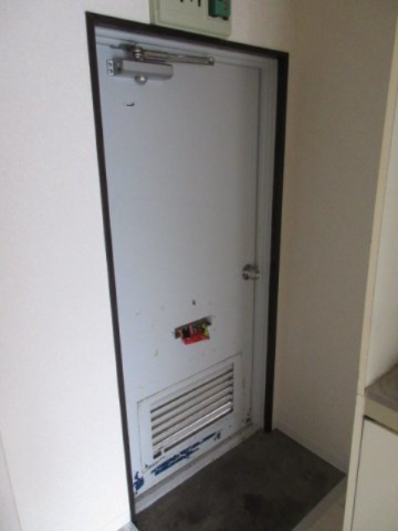 羽村市小作台３丁目の賃貸マンションの玄関