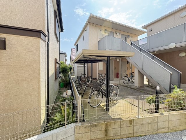 市川市須和田２丁目のアパートの外観