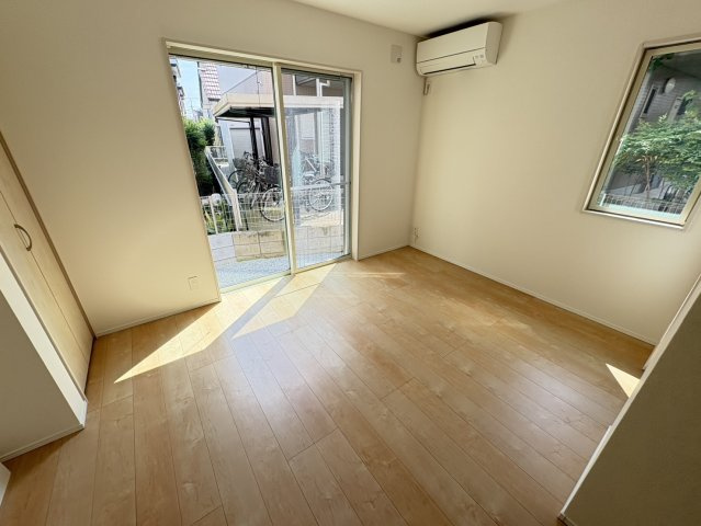 市川市須和田２丁目のアパートの居間・リビング