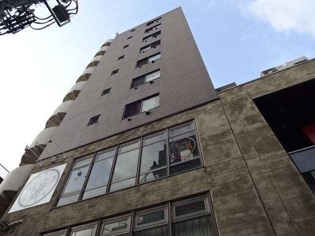 リヴュール・ツムラの外観