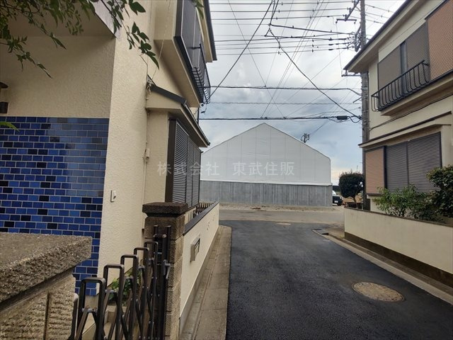 【前面道路含む現地写真】の画像